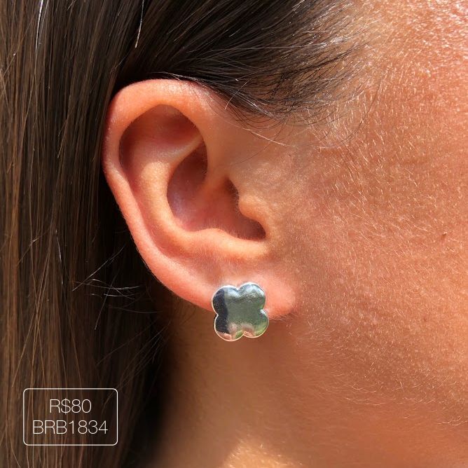 Brinco Inspiração Van Cleef Liso Prateado